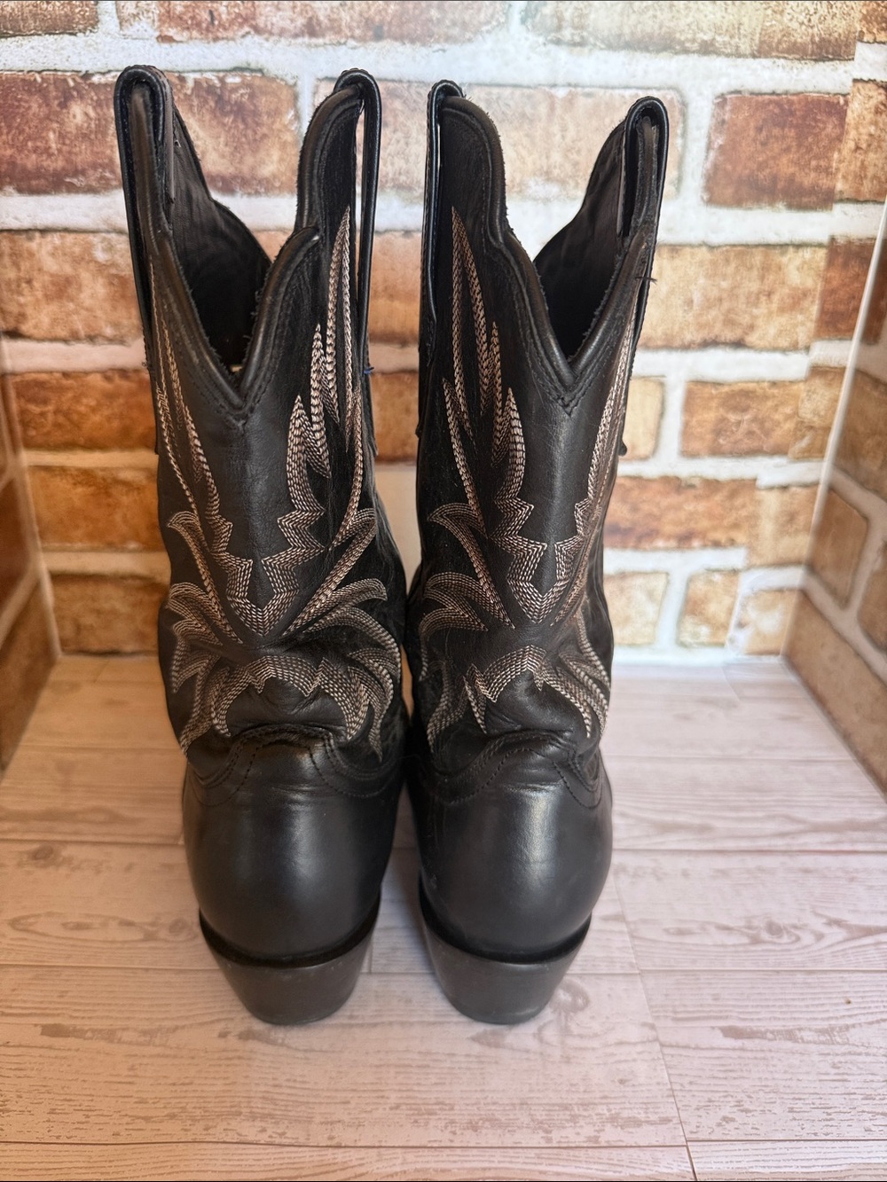 Tecovas sadie Black Leather Western Ankle Boots with Beige Stitching - Picture 2 of 7